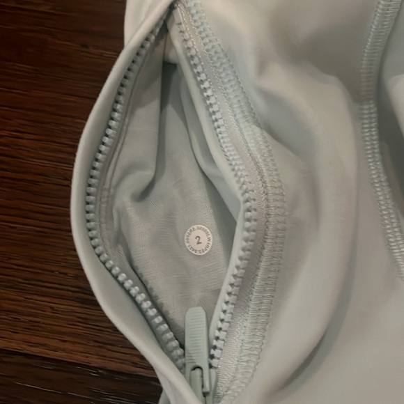 size 2 lululemon define hooded jacket - Picture 5 of 5